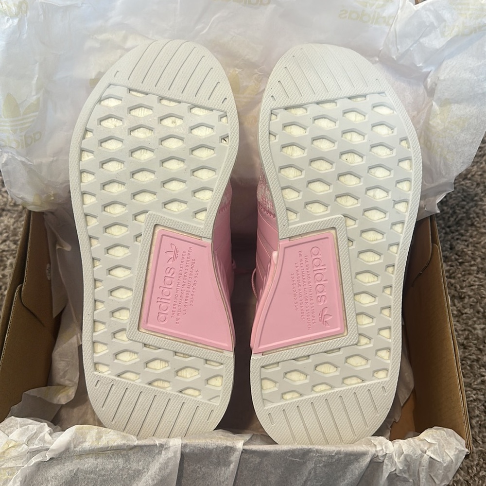 NMD R2 - Picture 2 of 4